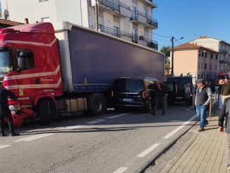Sesto calende incidente camion