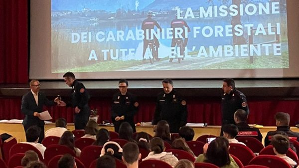 magenta giornata albero carabinieri