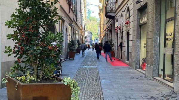 centro varese nuove fioriere
