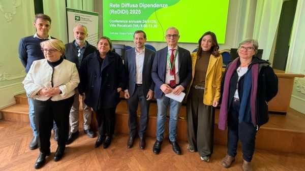 crescono dipendenze giovani varese