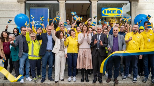 ikea apre a varese