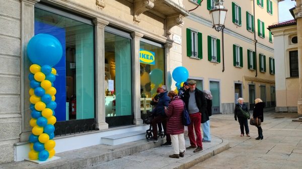 ikea apre a varese