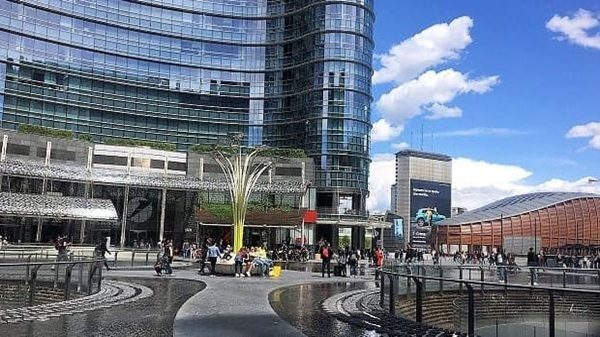milano impiegata accoltellata