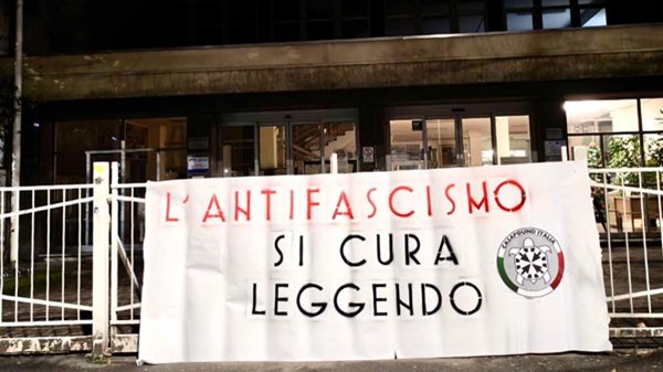 legnano striscione casapound antifascismo