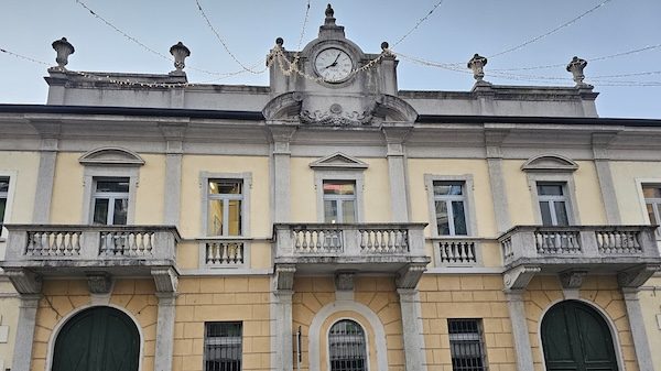 Sesto calende seduta segreta