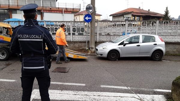 cavaria rimosse auto abbandonate