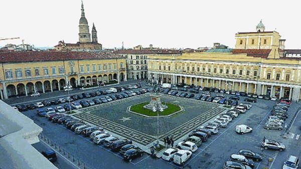 Novara bus piazza Martiri