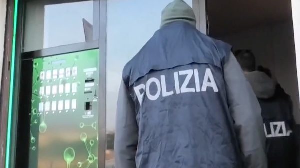 Varese polizia cannabis shop