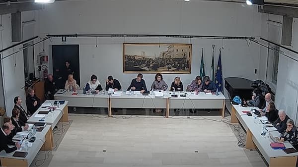 Sesto calende Gualtieri fiducia