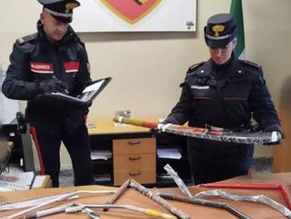 carabinieri mazze rissa mesero