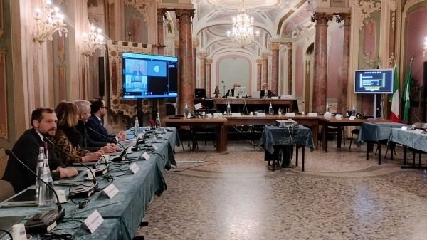 consiglio salta seduta varese