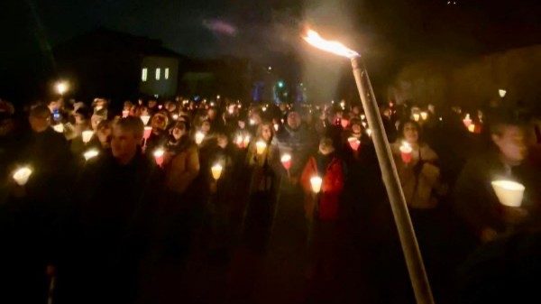 fiaccolata fine anno varese