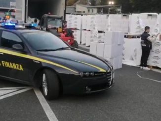 milano arresti tabacchi guardiadifinanza