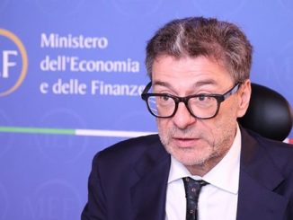 manova economica realismo