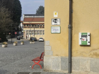 Albizzate Mega piazza defibrillatore