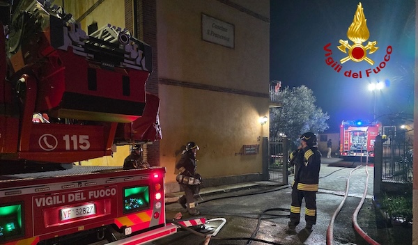 Albizzate incendio cascina tarabara