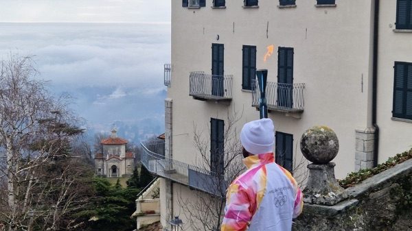 Varese olimpiadi invernali torcia