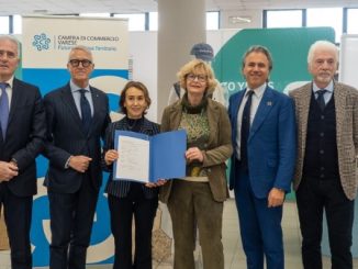 Varese tessile economia imprese