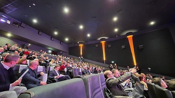 incontro checchin sale cinema 01