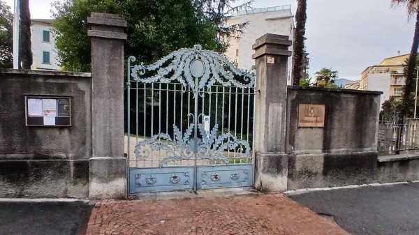 luino artoni villa hussy
