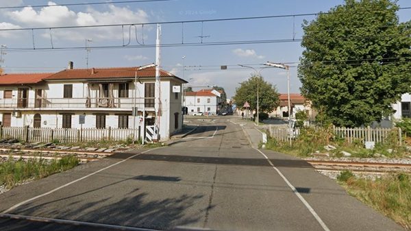 passaggio livello parabiago via battisti