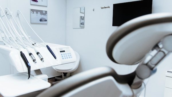Saronno medident azzi cessione