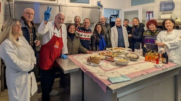 varese casa della carita pasti