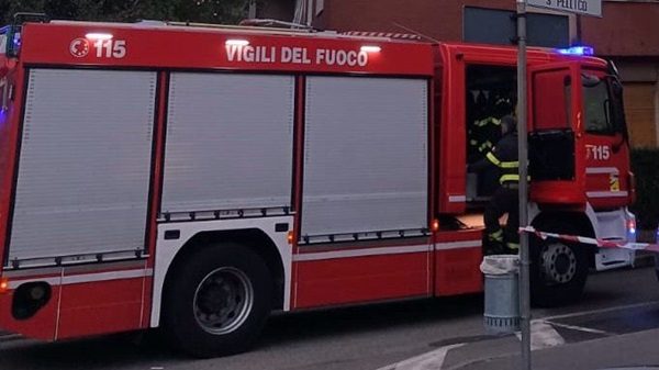 vigili del fuoco autopompa