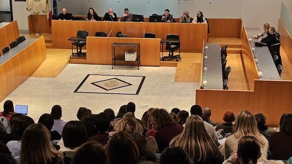 Gallarate asili assemblea pubblica