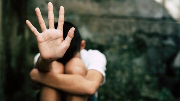 Novara violenze minore famiglia