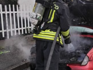 Samarate incendio auto