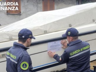 ceresio barca svizzera contrabbando