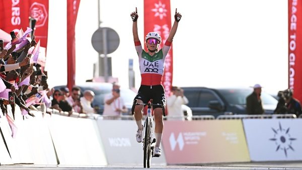 ciclismo longo borghini uae