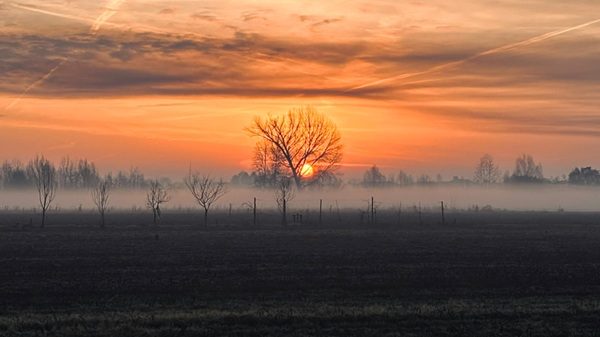 sereno pianura nubi nebbia