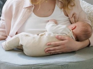 mamma madre neonato bimbo