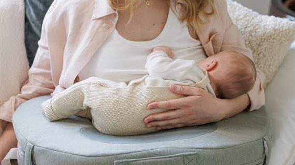 mamma madre neonato bimbo