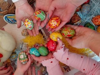 Cardano uova Pasqua decorazioni
