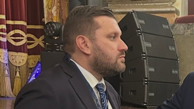 Novara DeGrandis mozione sfiducia