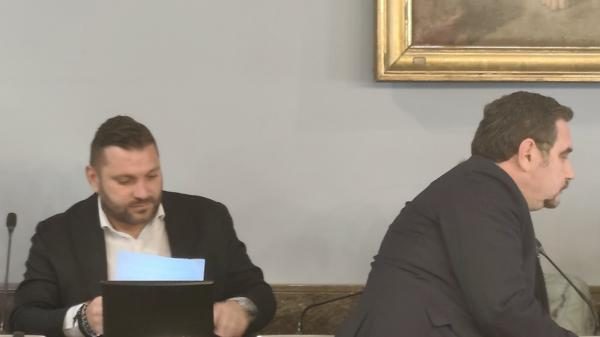 Novara sfiducia DeGrandis mozione