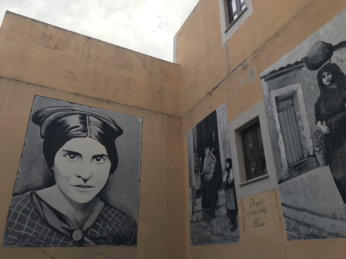 Dorgali, un murales con la Beata Maria Gabriella (foto Alessandra Fusé)