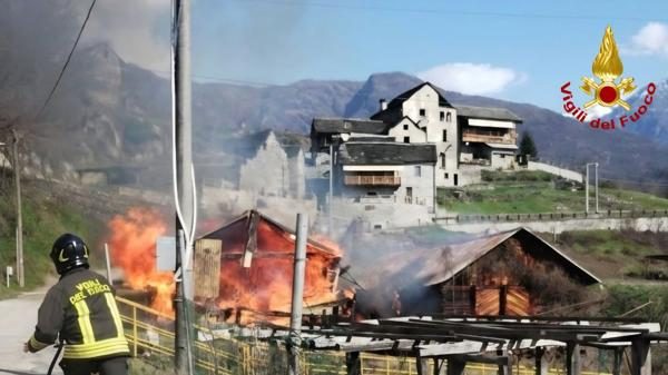 Crevoladossola incendio strutture Enel
