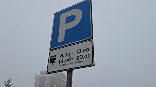 sesto calende aumenti parcheggi