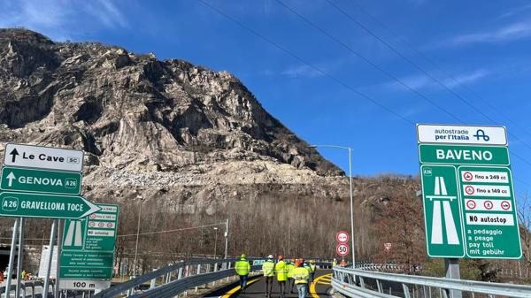 Baveno auto contromano A26