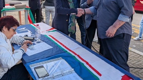 elezioni firme banchetto gazebo