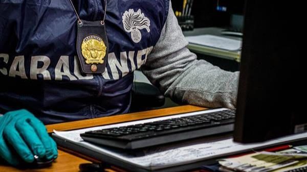 Borgomanero violenza minore arresto Svizzera