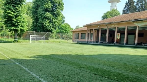 Novara prato sintetico abbandonato stadio