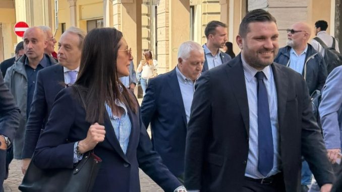Novara polemica dissidenti FDI