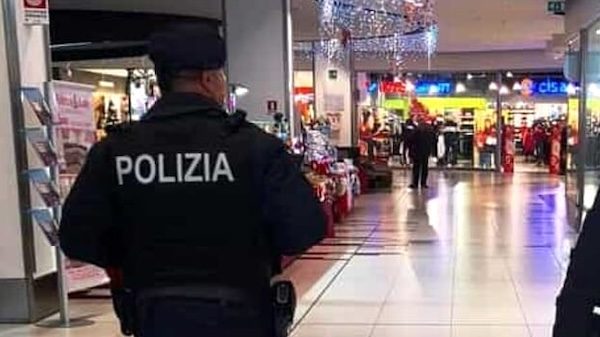 Gallarate furti centri commerciali