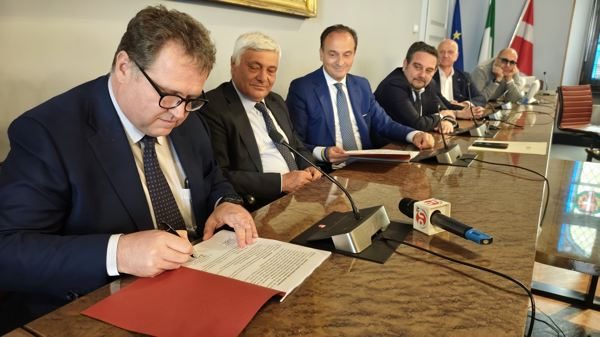 Novara ospedale firma contratto