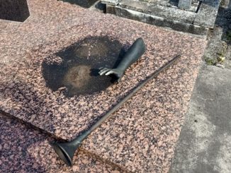 lonate furto cimitero statua